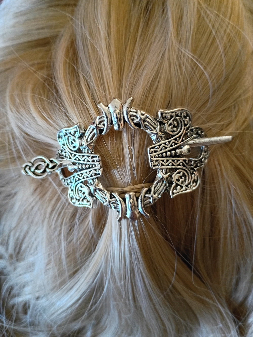 *NWOT* Ornate Silver-Tone Celtic Circle Hair Pin
